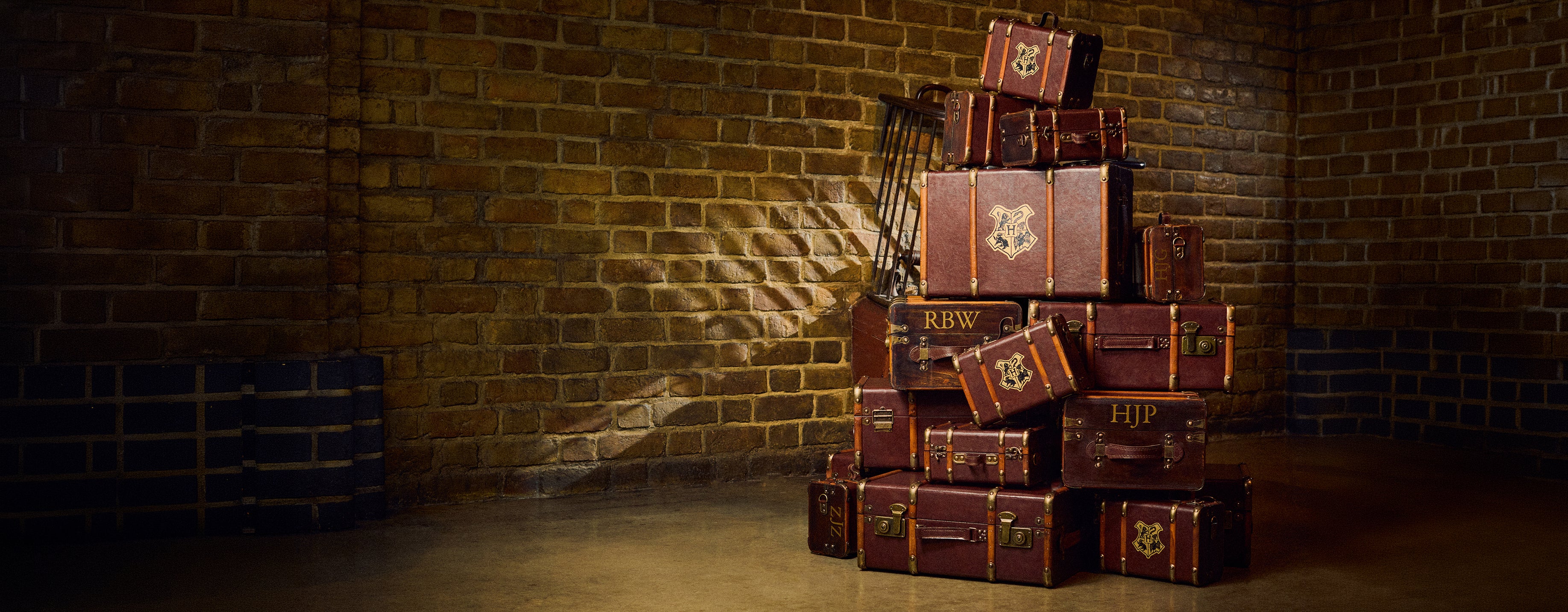 Replica Hogwarts Trunks